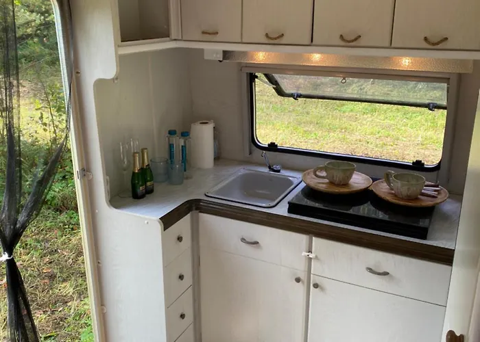 Campsite Karula - Lakeside Camper, Treetent, Sups Included! Ahijarve