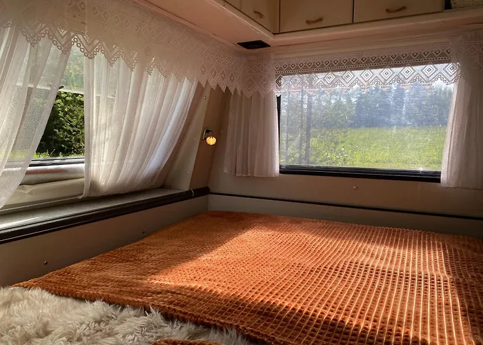 Campsite Karula - Lakeside Camper, Treetent, Sups Included! *